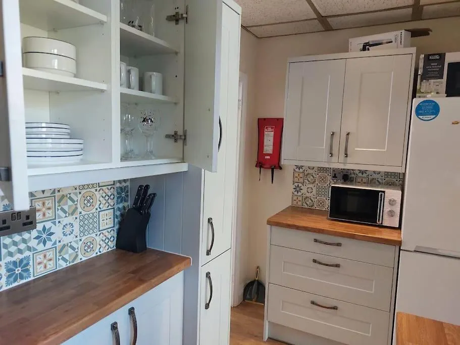 3 Bedroom House 10 Min Walk To Heathway Station سوفيريتو المملكة المتحدة