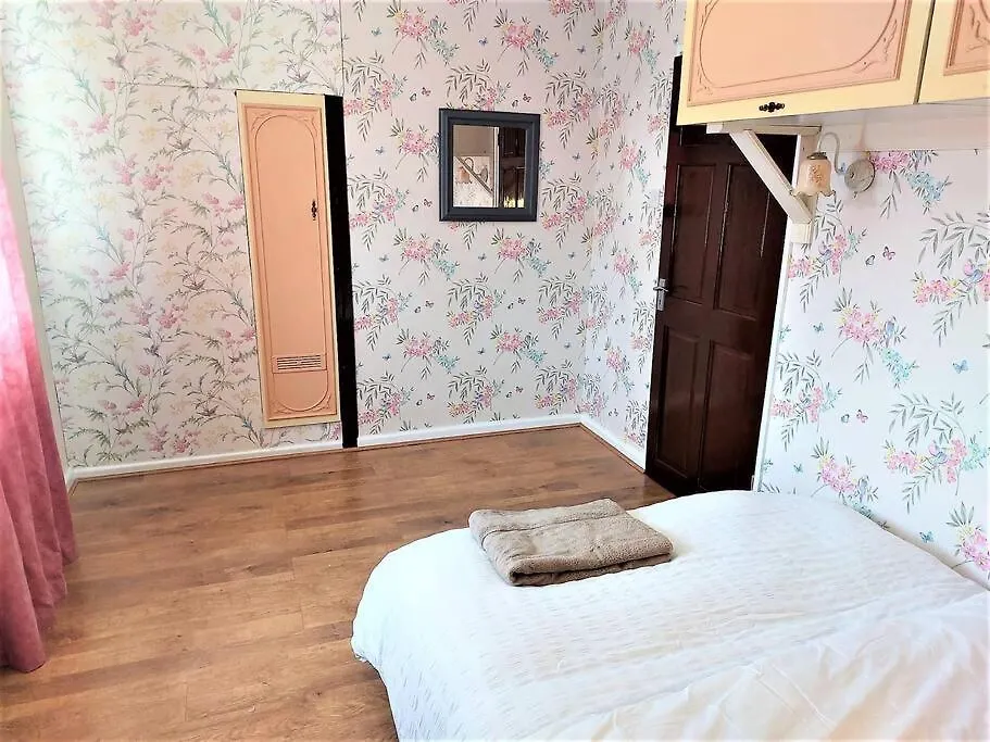 3 Bedroom House 10 Min Walk To Heathway Station سوفيريتو المملكة المتحدة