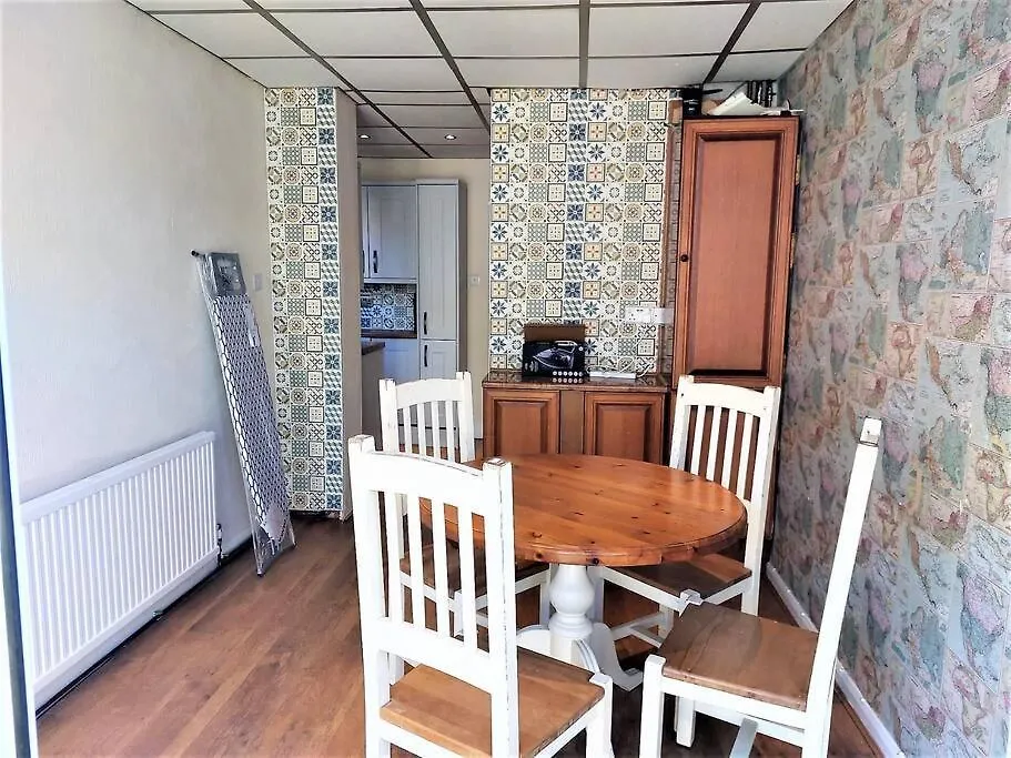 3 Bedroom House 10 Min Walk To Heathway Station سوفيريتو بيت للعطل
