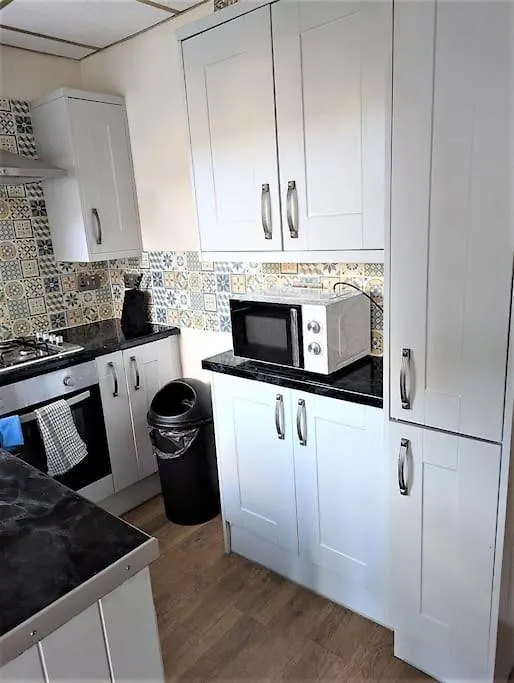 3 Bedroom House 10 Min Walk To Heathway Station سوفيريتو 0*,